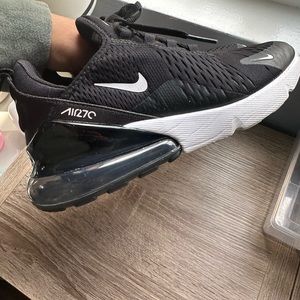 Nike air max 270 black and white